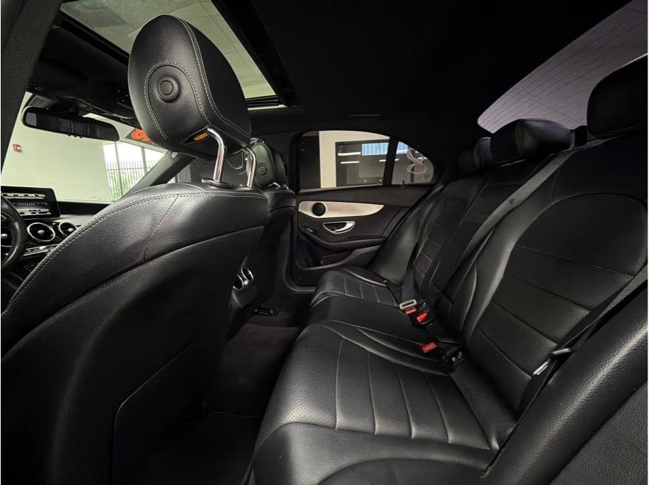 Used 2018 Mercedes-Benz C 300 Sedan image 9