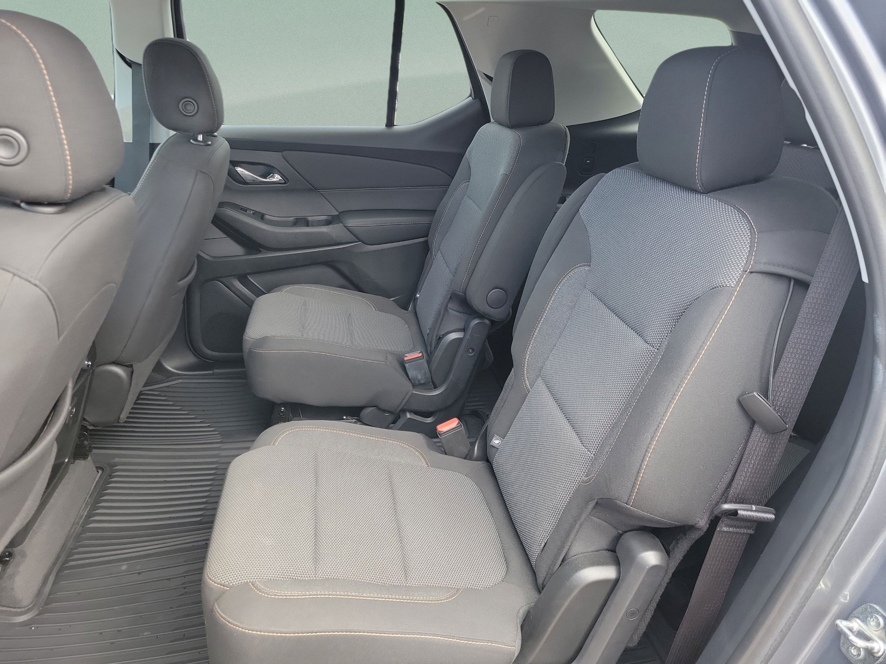 Used 2020 Chevrolet Traverse LT FWD image 15