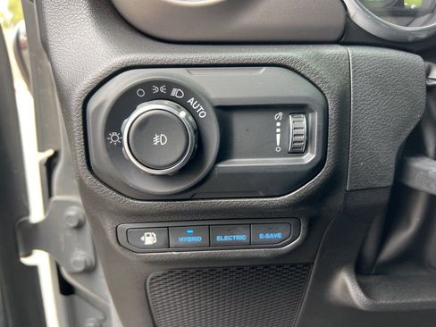 Used 2023 Jeep Wrangler Unlimited w/ 8.4" Radio Group AWD/4WD image 10