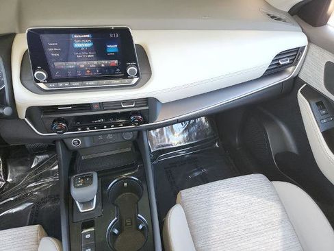 Certified 2023 Nissan Rogue SV AWD/4WD image 16