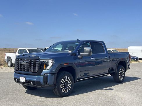 New 2026 GMC Sierra 2500 Denali Ultimate w/ Max Trailering Package AWD/4WD image 7