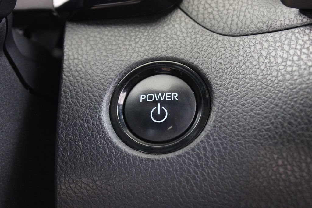 Used 2025 Toyota Camry LE FWD image 12
