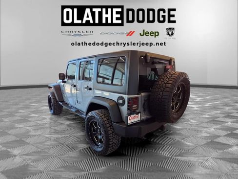 Used 2018 Jeep Wrangler Unlimited Sport S image 3