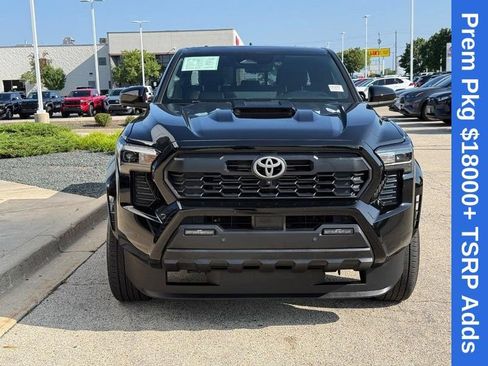 Used 2024 Toyota Tacoma TRD Sport w/ TRD Sport Premium Package AWD/4WD image 8