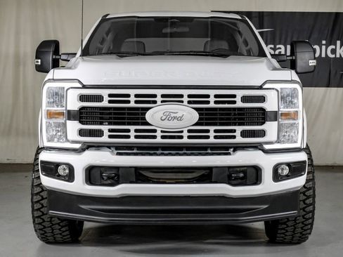 Used 2024 Ford F250 XLT w/ FX4 Off-Road Package AWD/4WD image 3