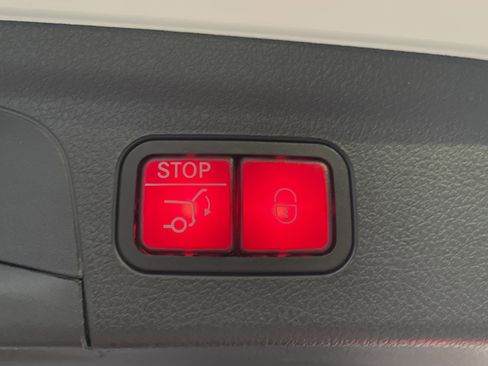 Certified 2025 Mercedes-Benz GLE 350 4MATIC image 11