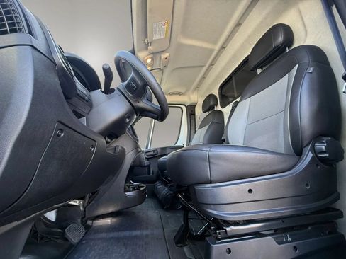 Used 2025 RAM ProMaster 2500 w/ Convenience Group FWD image 30