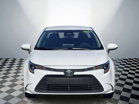 Used 2026 Toyota Corolla LE FWD image 2