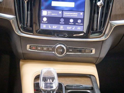 Certified 2025 Volvo V90 B6 Cross Country Ultra AWD/4WD image 28