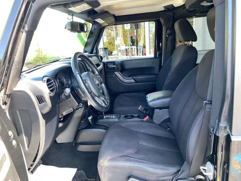 Used 2013 Jeep Wrangler Sport AWD/4WD image 8