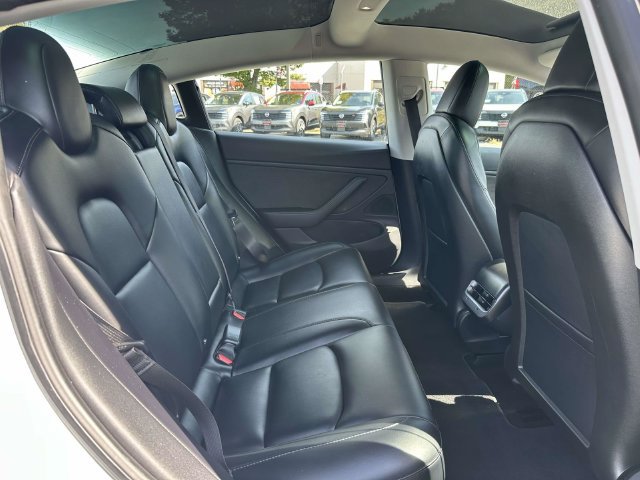 Used 2018 Tesla Model 3 Long Range RWD image 9