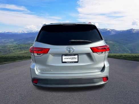 Used 2019 Toyota Highlander LE image 4