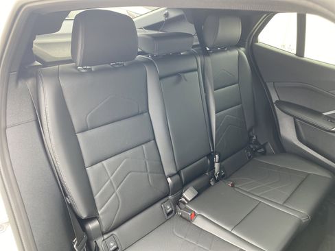 Used 2025 BMW X2 xDrive28i w/ Premium Package image 19