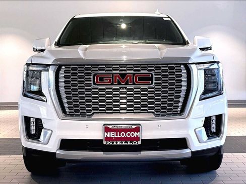 Used 2023 GMC Yukon XL Denali w/ Advanced Technology Package AWD/4WD image 13