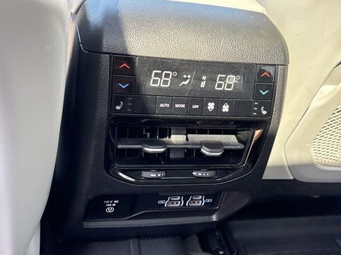 Used 2022 Jeep Grand Cherokee L Overland w/ Advanced Protech Group III AWD/4WD image 19