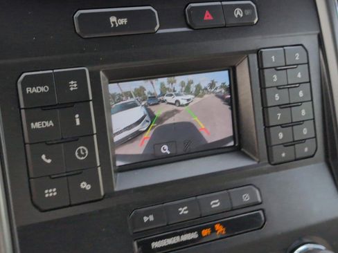 Used 2018 Ford F150 XLT image 39