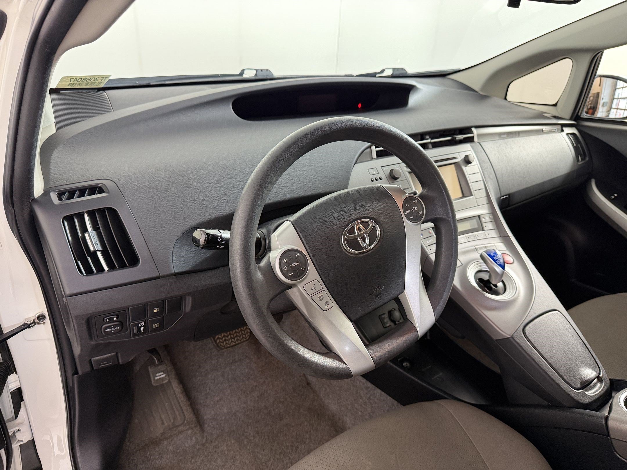 Used 2015 Toyota Prius Prime Plug-In Hybrid FWD image 4