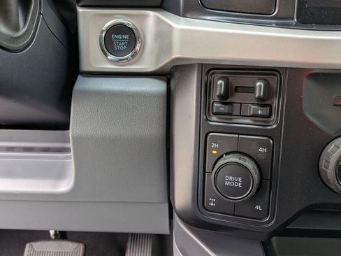 New 2026 Ford F250 XLT w/ XLT Premium Package AWD/4WD image 23
