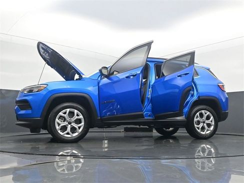 New 2025 Jeep Compass Latitude w/ Sun & Sound Group image 59