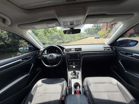 Used 2017 Volkswagen Passat 1.8T SE FWD image 9