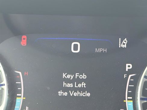 Used 2017 Chrysler Pacifica Touring-L Plus w/ Advanced Safetytec Group FWD image 11