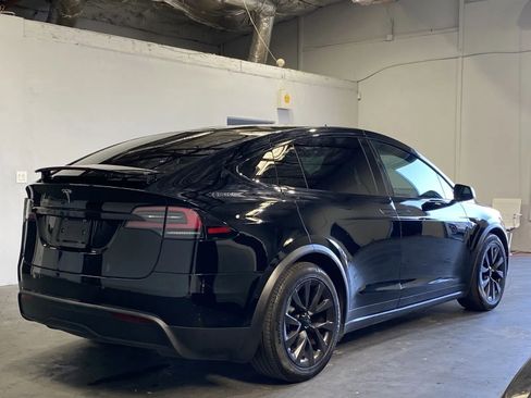 Used 2023 Tesla Model X image 4