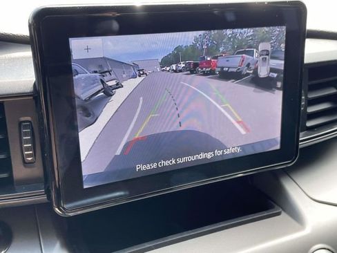 Used 2022 Ford Explorer XLT RWD image 13