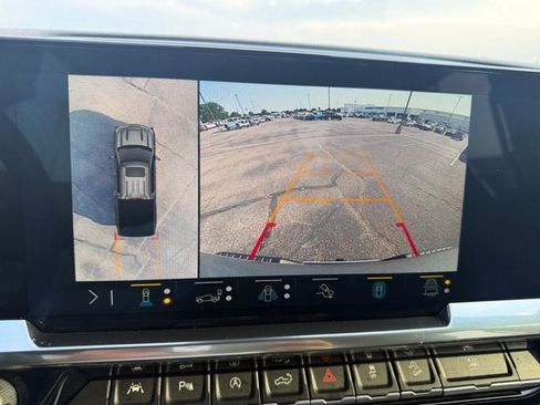 Used 2023 Chevrolet Silverado 1500 LTZ AWD/4WD image 23