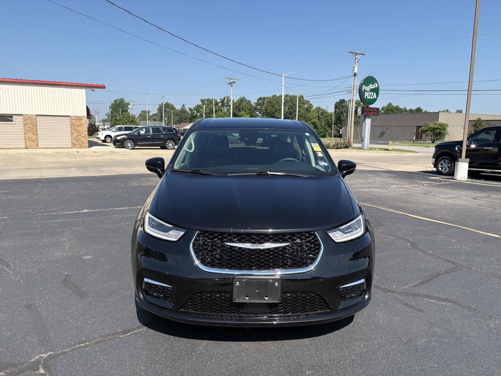 Used 2024 Chrysler Pacifica Touring-L FWD image 20