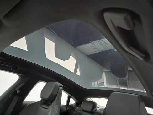 Used 2022 Audi e-tron GT Premium Plus image 9