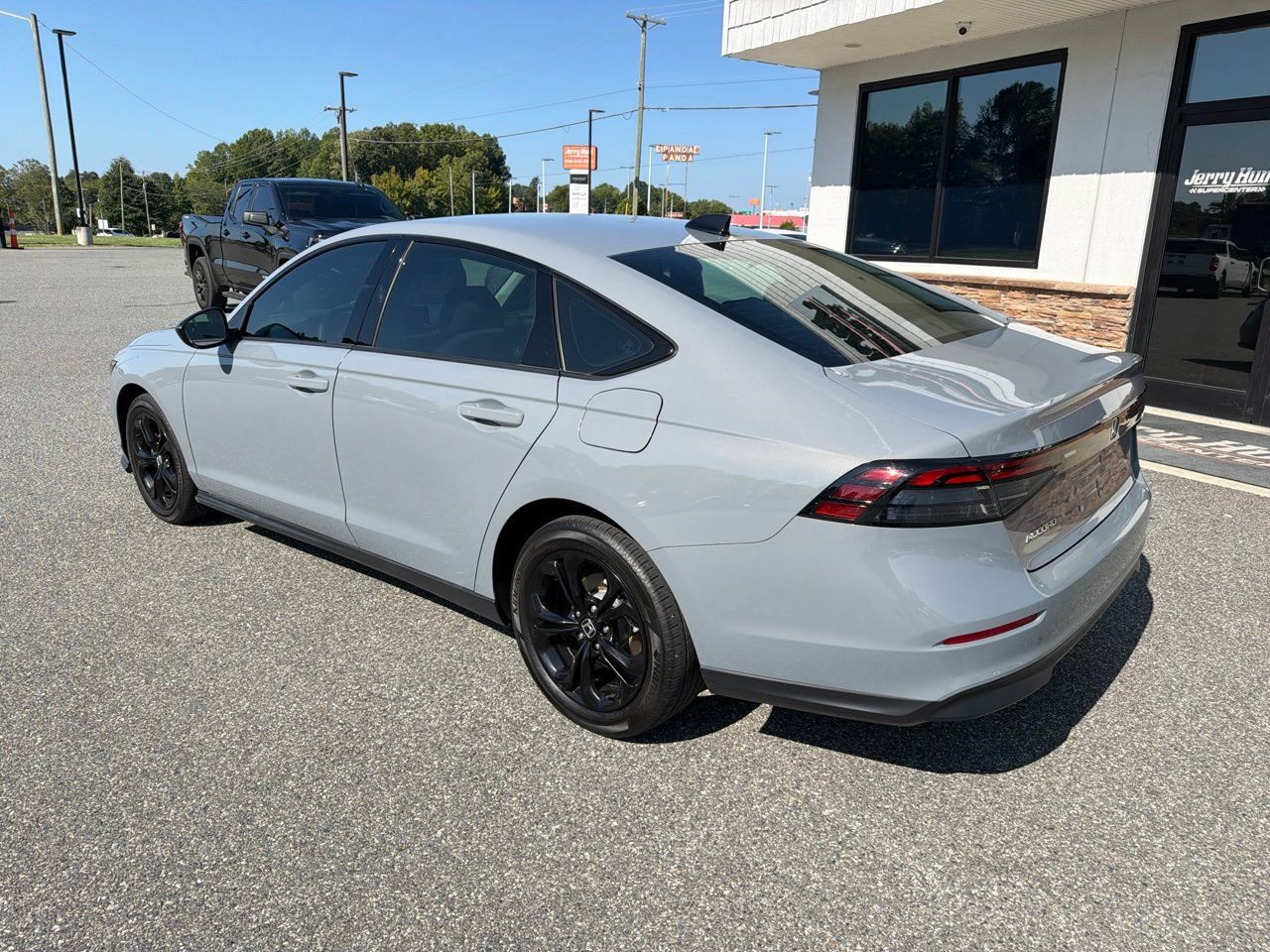 Used 2025 Honda Accord SE image 6