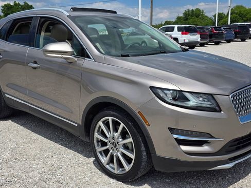 Used 2019 Lincoln MKC Reserve w/ MKC Technology Package FWD image 1