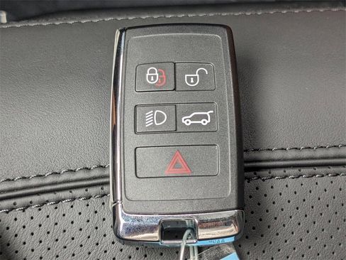 New 2024 Land Rover Defender 130 X image 29