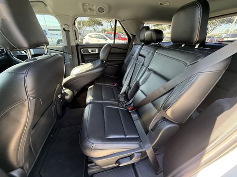 Used 2021 Ford Explorer XLT w/ Equipment Group 202A image 28