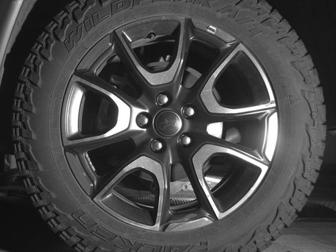 Used 2025 Jeep Compass Trailhawk AWD/4WD image 14