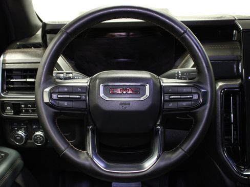 Used 2025 GMC Yukon XL AT4 w/ AT4 Premium Package AWD/4WD image 24