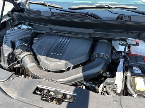Used 2025 Chevrolet Traverse LT FWD image 36