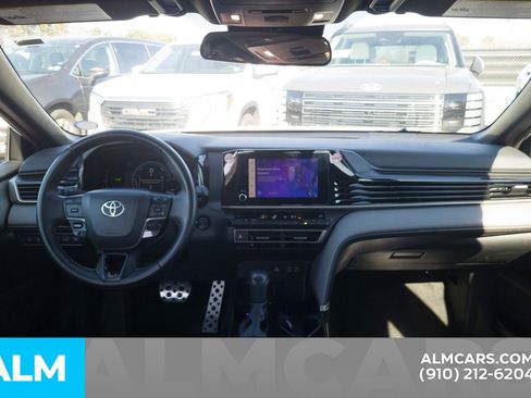 Used 2025 Toyota Camry SE image 20