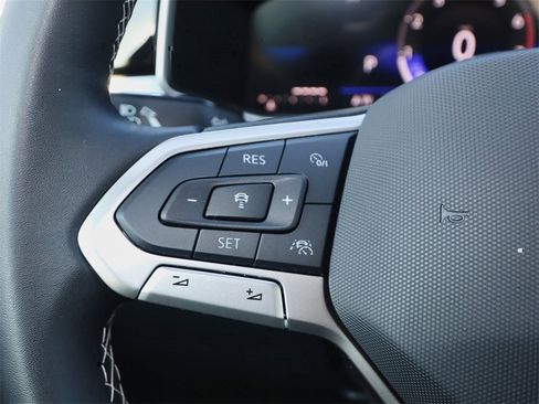 New 2025 Volkswagen Taos SE image 21