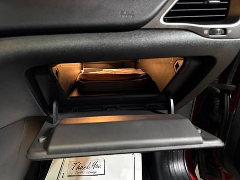Used 2019 Jeep Cherokee Trailhawk AWD/4WD image 39