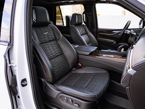 Used 2021 Cadillac Escalade Sport Platinum image 23