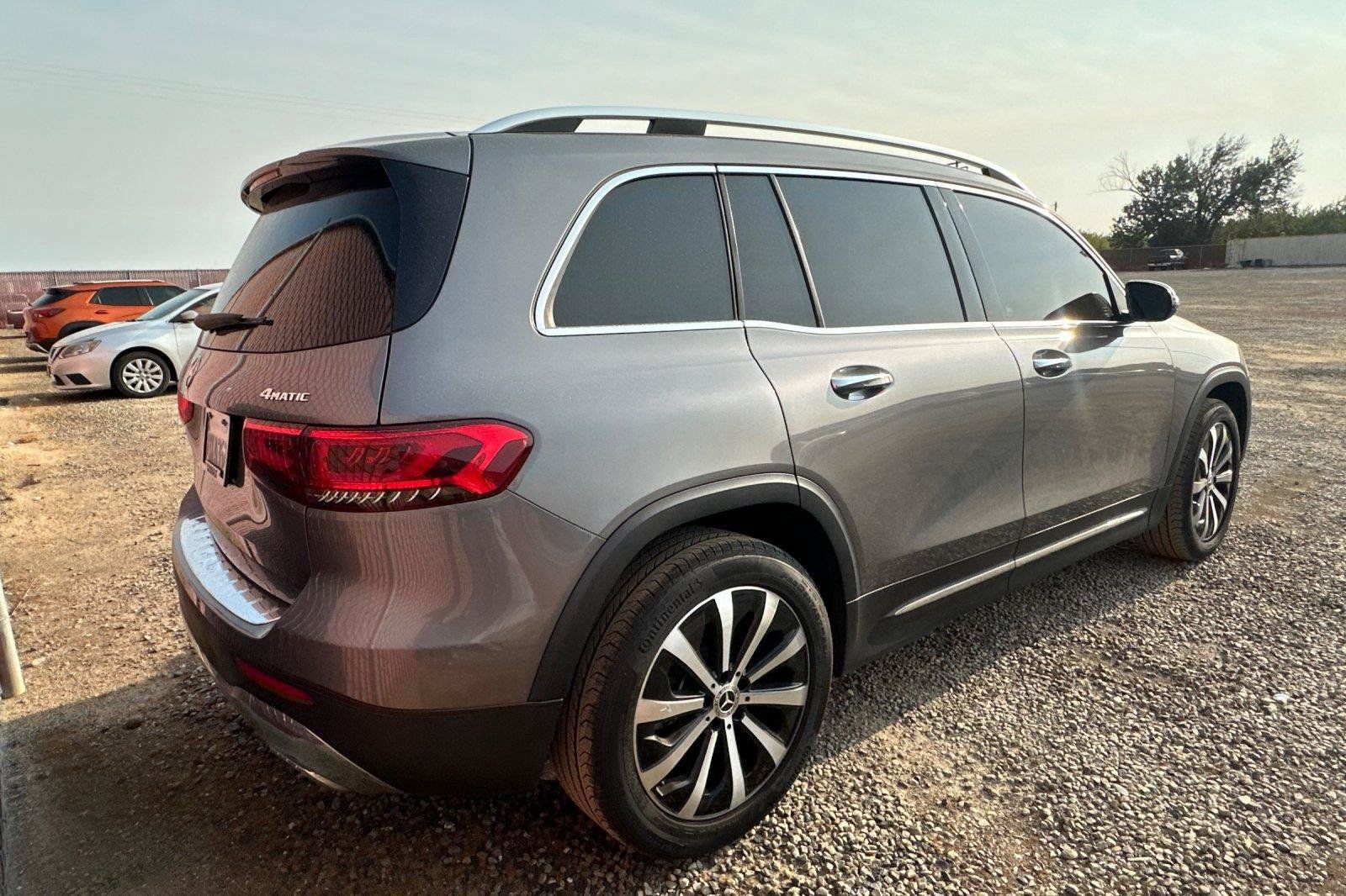 Used 2022 Mercedes-Benz GLB 250 4MATIC w/ Premium Package Lite image 5