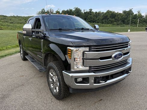 Used 2019 Ford F250 Lariat w/ Lariat Ultimate Package AWD/4WD image 7