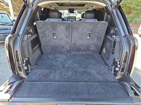 Used 2023 Land Rover Range Rover Long Wheelbase SE image 37