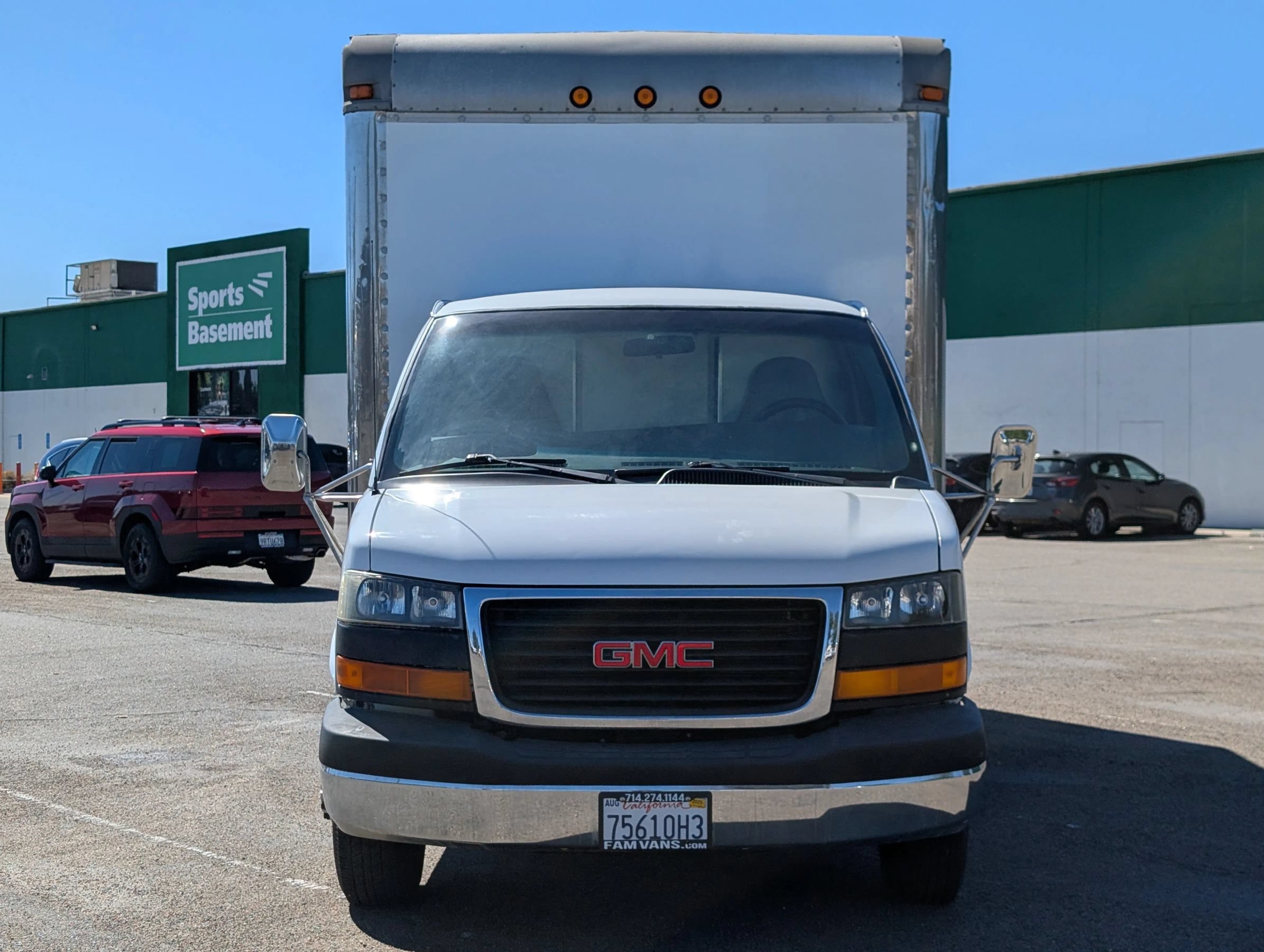 Used 2003 GMC Savana 3500 w/ Chrome Appearance Package RWD image 2