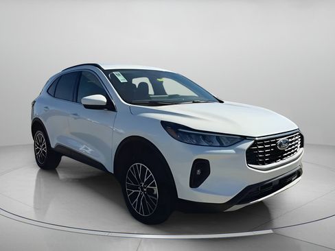 New 2026 Ford Escape SE image 3