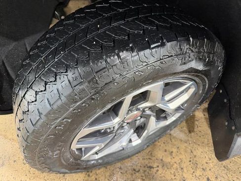 Used 2023 GMC Sierra 1500 SLT w/ SLT Convenience Package image 2