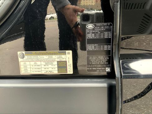 Used 2024 Land Rover Defender 110 X-Dynamic SE image 33