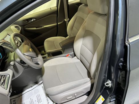 Certified 2018 Chevrolet Cruze LT w/ Convenience Package FWD image 17
