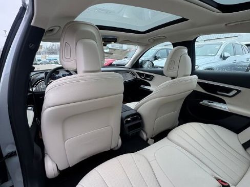 New 2026 Mercedes-Benz E 350 4MATIC Sedan image 17